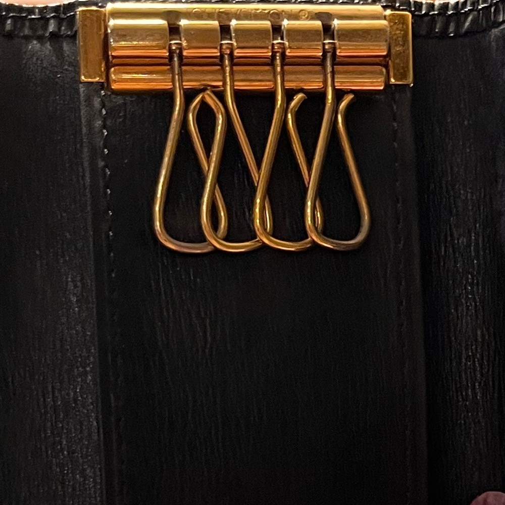 Louis Vuitton Epi Leather 4 Key Holder Epi Leather Black Louis Vuitton - Picture 10 of 12
